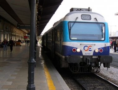 ΟΣΕ: Προβλήματα σε αλλαγή τροχιάς στον σταθμό «Δουκίσσης Πλακεντίας» λόγω ζέστης